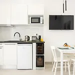 Cozy Corner Luxury Apartments