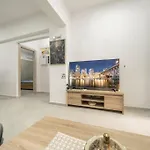 Manos Apartments
