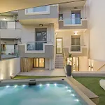 Infinity Luxury Suite