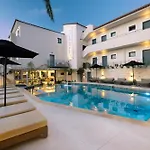 La Stella Suites