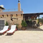 Chrisi'S House With Jacuzzi