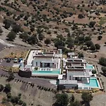 Artoikia Luxury Villas, By Hellocrete