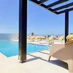 Beach Sand Villas - Beachfront Roof Pool Seaviews