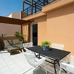 Wow, Design Apartment, Steps From Town Centre