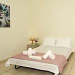 Spacious Maisonette Near Beach