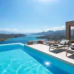 Notiko Villas