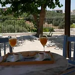 Christina'S Villa With Sea View
