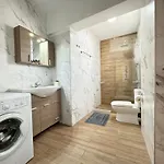 Unique Suite 1 , One Bedroom City Apartment