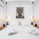 New Luxury Apartment Near Center With Garden View