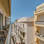 Dreamy 2 Bd Apt In The Heart Of The City By Hospi