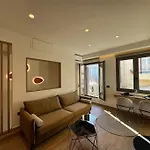 Venetian Gate- New, Elegant Apt In City Center