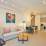 Alex Downtown Holiday Apartment