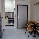 Jo'S Central & Cozy Apartment