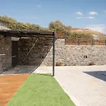 Majestic Manor With Outdoor Jacuzzi By 8Essentially