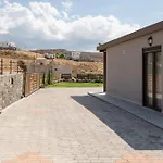 Majestic Manor With Outdoor Jacuzzi By 8Essentially