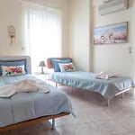 Rena'S House