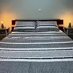 Stephanie'S Place - Charming Apartment With Sea View