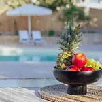 Αngelique Pool Garden Apartment