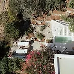 Villa Heliopetra