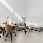 Calliope Luxury Loft With Backyard