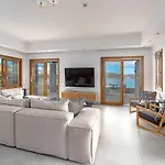 Villa Caves I