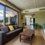 Endless Horizon Villa With Infinity Pool