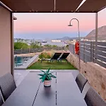 Thearia Maisonette
