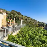 The Stone House - Two Bedrooms Maisonette