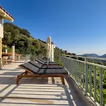 The Stone House - Two Bedrooms Maisonette