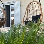 Apartment In Makry Gialos