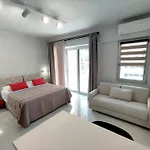 Seaside Apartment Near The City Center