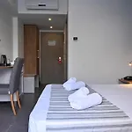 Pollis Hotel