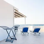Comfy Beachside Flat With Seaview 2