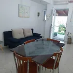 Roussa'S View Apartments