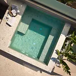 Kaptara Premium Villa, Plunge Pool & Jacuzzis