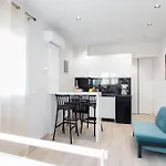 Elegant Suite Near Beach 7