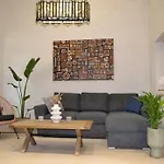 Modern Flat 2 Minutes From The Sea