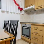 Local Apt Near City Lights 1