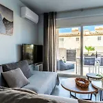 Zefyros Suite , Seafront Retreat !