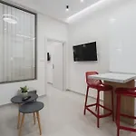 Peris 4 With Yard Steps To Old Town - Ac, Wifi