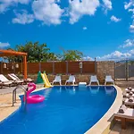 Sunshine Villa With Private Pool By Estia