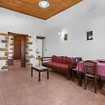 Countryside Apartment 2 With Shared Swimming Pool