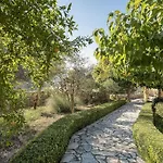 Aloni House - Spacious Secluded Villa With Pool, Up To 10 Guests
