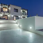 Villa Marcela - Ultra Luxury- Jacuzzi - Seaview