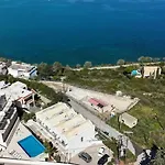 Lucky Seaside Villa