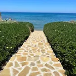 Beachfront Nymphes Aigli, Brand New Villa With Pool, Children Area & Bbq