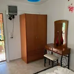 Giannis Private Villa, With Garden