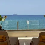 Stella & Eleni Suite With Shared Pool & Open View