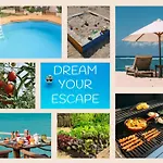 Holiday Homes Bluegreen - Beachfront, Pool, Garden And Bbq - Near Heraklion