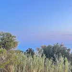 Luxury Apartment In Makry Gialos